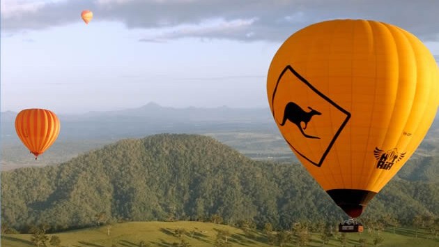 Hot air balloon rides Scenic Rim, Mt Tamborine. Just minutes from your accommodation.