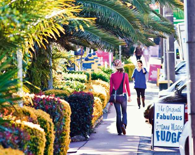Gallery Walk is located in the centre of Tamborine Mountain and just a minute's walk from your accommodation.