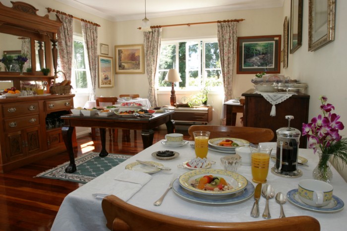 The Breakfast and Dining Room is bright welcoming and comfortable. A perfect complement to your Mt Tamborine accommodaiton.